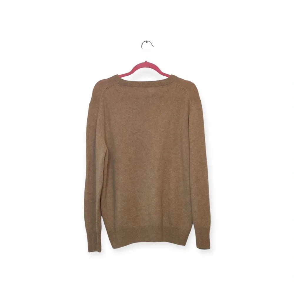 Women’s NWT‎ light brown, 100% cashmere Skull Cashmere crewneck sweater, size L